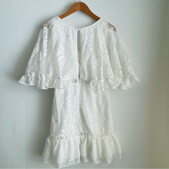 Saints + Secrets sheer embroidered ruffle style v-neck keyhole back sz S white - Picture 13 of 15